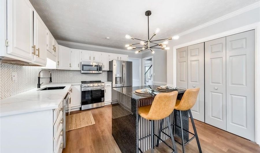 4929 Willow Creek Dr, Woodstock, GA 30188 - 5 Beds, 3 Bath