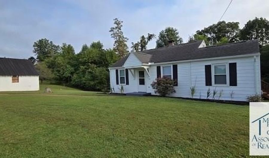 4229 Old Liberty Dr, Axton, VA 24054 - 2 Beds, 1 Bath