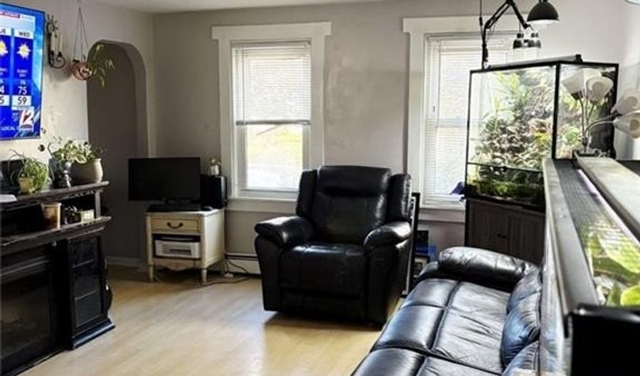 107 Read Ave, Coventry, RI 02816 - 3 Beds, 1 Bath