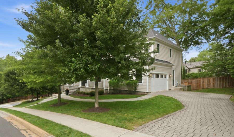 3555 N DICKERSON St, Arlington, VA 22207 - 6 Beds, 6 Bath
