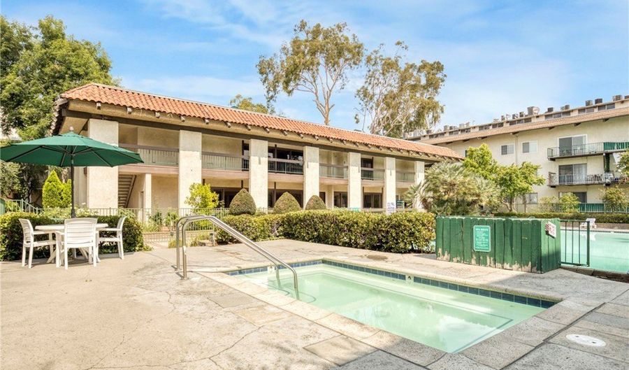 5460 White Oak Ave F105, Encino, CA 91316 - 2 Beds, 2 Bath