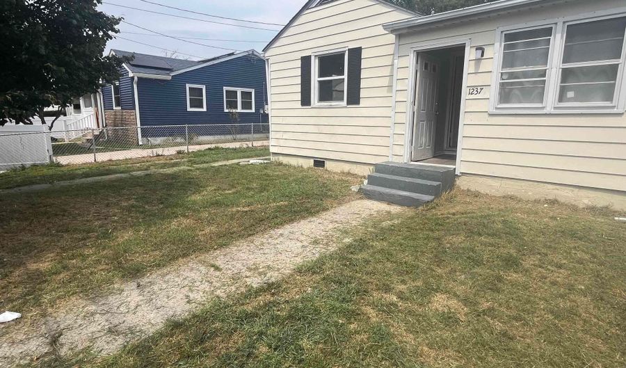1237 N Michigan Ave, Atlantic City, NJ 08401 - 3 Beds, 1 Bath