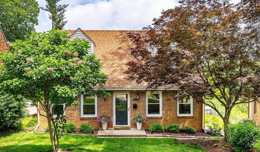 4131 College Ave, Des Moines, IA 50311 - 4 Beds, 3 Bath