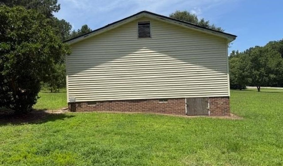 1931 James Cox Rd, Belton, SC 29627 - 3 Beds, 2 Bath
