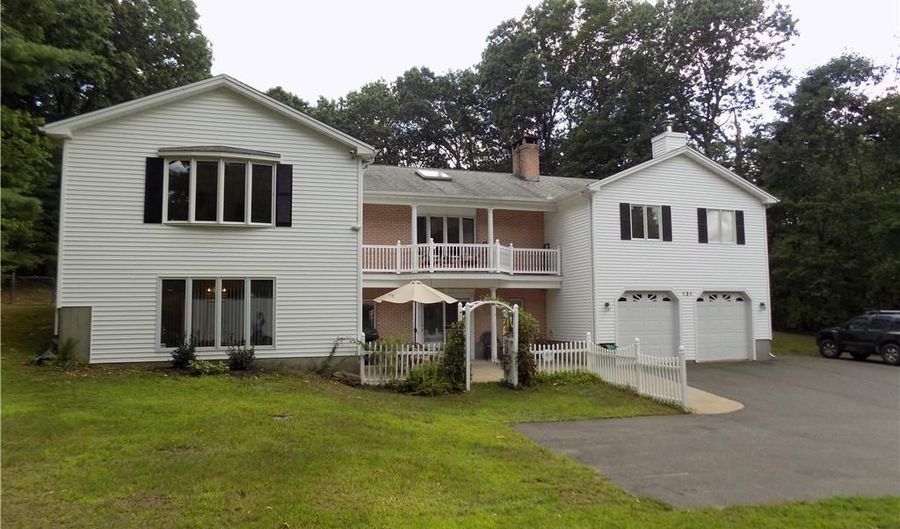 121 S Main St, Plymouth, CT 06786 - 4 Beds, 4 Bath