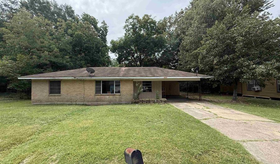 1505 PERRY St, Bastrop, LA 71220 - 3 Beds, 1 Bath