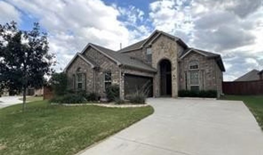 15201 Everly Ct, Aledo, TX 76008 - 4 Beds, 3 Bath