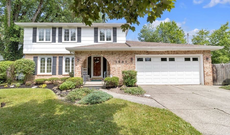 1581 N Forest Rd, Amherst, NY 14221 - 3 Beds, 3 Bath