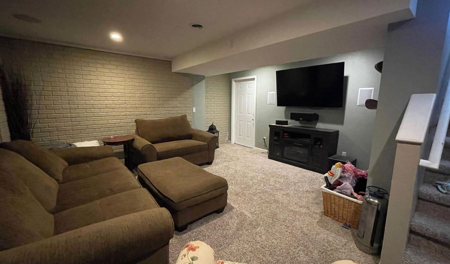 2329 Woodridge Dr Dr, Adrian, MI 49221 - 4 Beds, 3 Bath