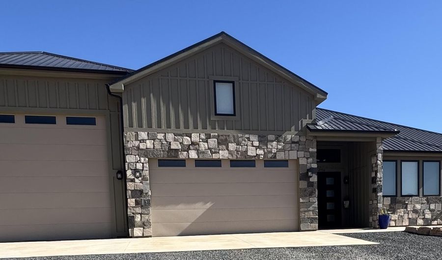 2906 Purple Sage Rd, Apple Valley, UT 84737 - 3 Beds, 3 Bath