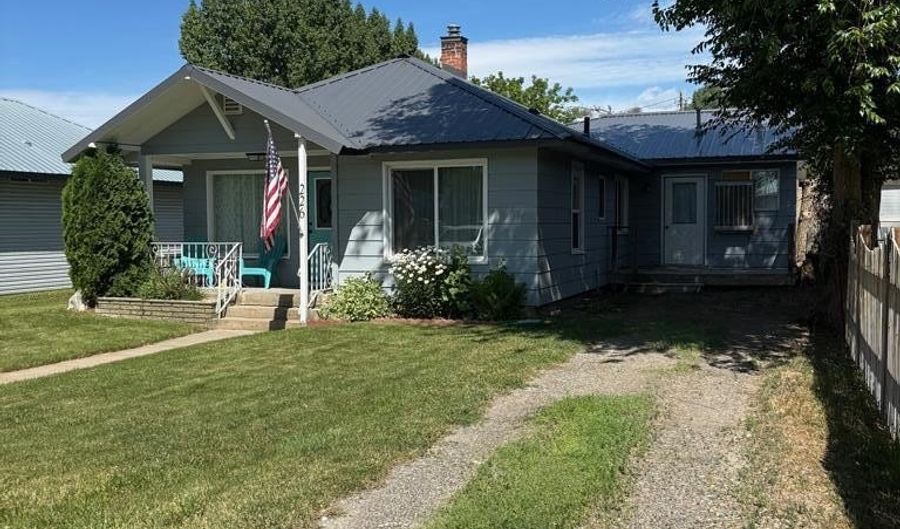 226 Lost River Ave, Arco, ID 83213 - 2 Beds, 2 Bath