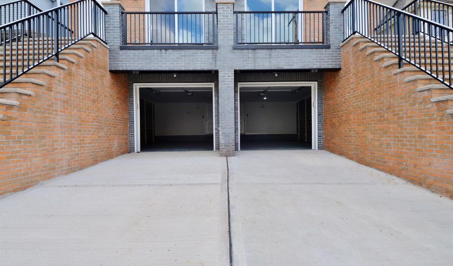 92 W 6TH St, Bayonne, NJ 07002 - 8 Beds, 8 Bath
