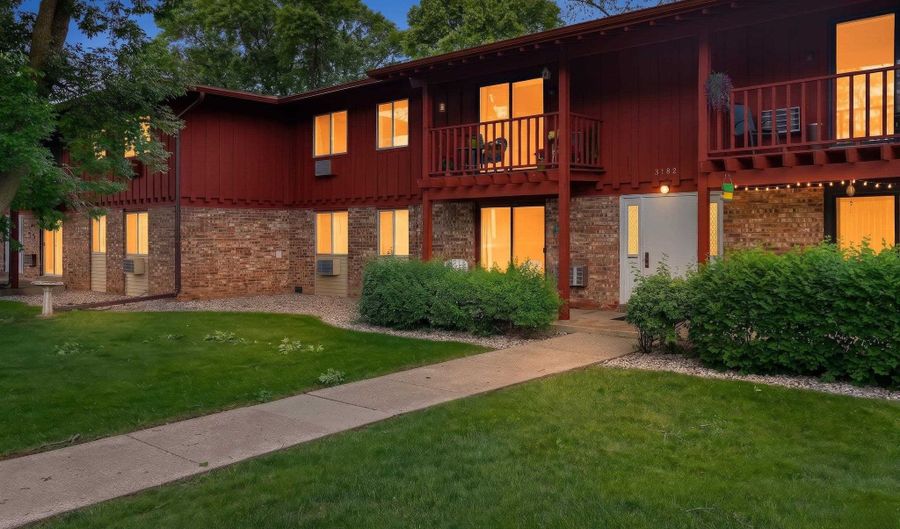 3182 JUSTIN Ct 5, Appleton, WI 54914 - 2 Beds, 2 Bath