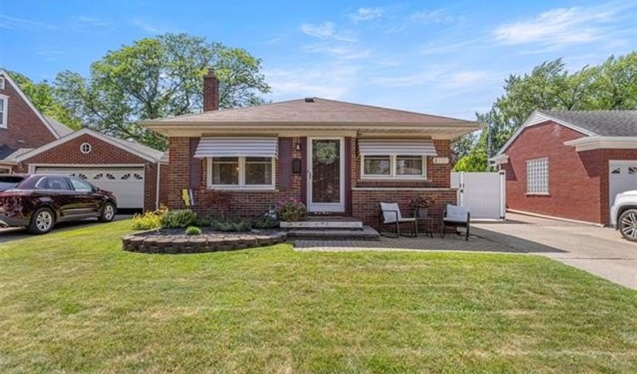 8960 Niver Ave, Allen Park, MI 48101 - 3 Beds, 2 Bath