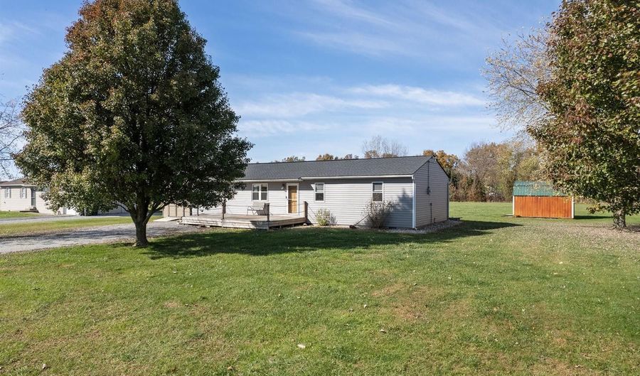 2271 Tucker Rd, Blanchester, OH 45107 - 4 Beds, 2 Bath