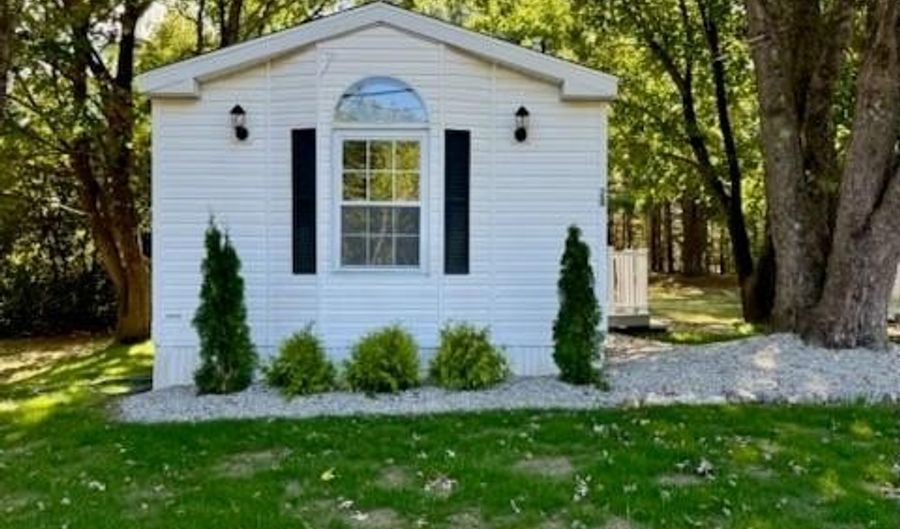28 Airport Rd, Coventry, RI 02816 - 2 Beds, 2 Bath