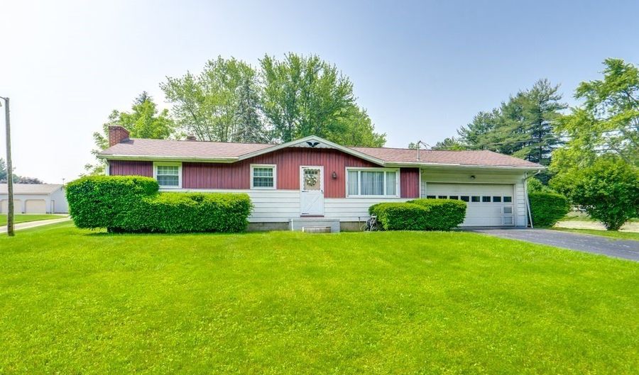 12222 Cenfield St NE, Alliance, OH 44601 - 4 Beds, 2 Bath