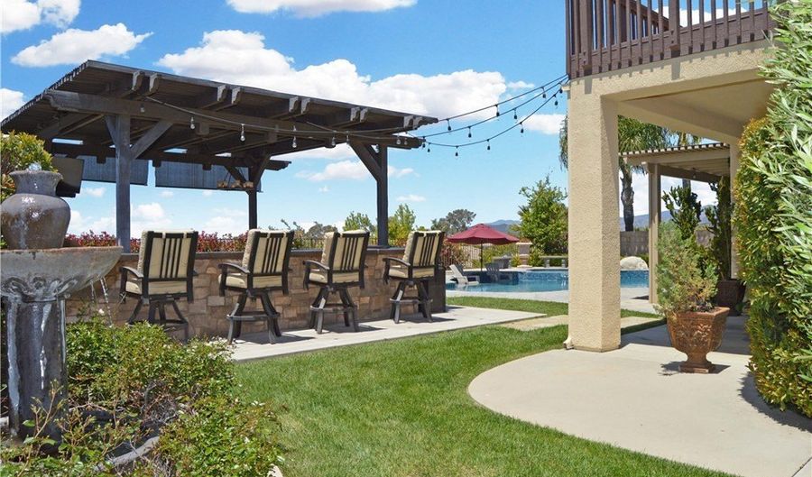 13622 Canyon Crest Rd, Yucaipa, CA 92399 - 5 Beds, 3 Bath