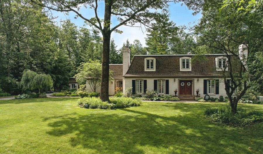 35 Shaw Dr, Bedford, NH 03110 - 4 Beds, 4 Bath