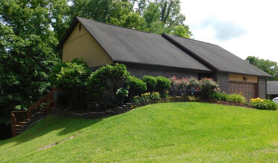 1301 Coldiron Hts, Baxter, KY 40806 - 4 Beds, 4 Bath