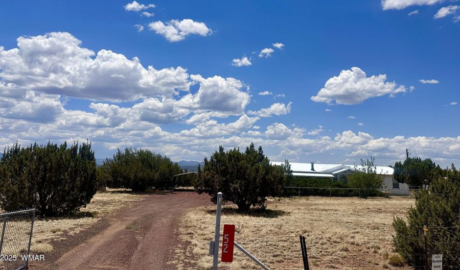 52 County Road 8010, Concho, AZ 85924 - 5 Beds, 3 Bath