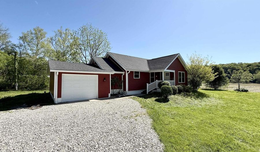 7805 US HWY 50 E Hwy, Bedford, IN 47421 - 3 Beds, 2 Bath