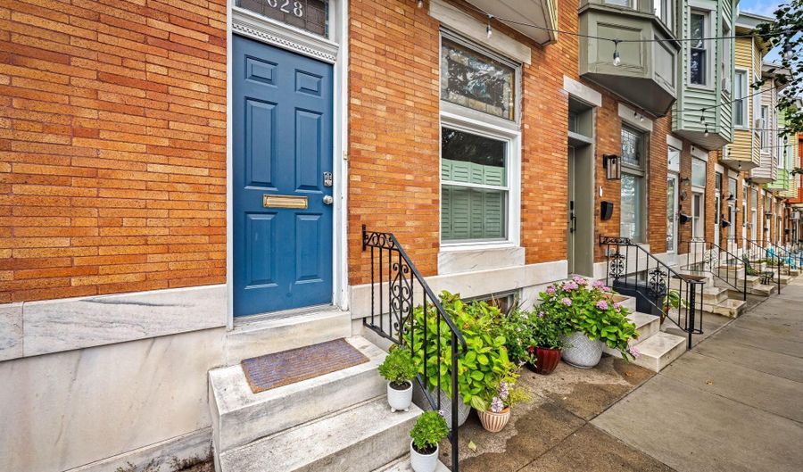 628 S ELLWOOD Ave, Baltimore, MD 21224 - 2 Beds, 3 Bath