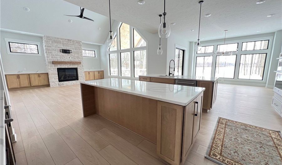 275 Glengarry Dr, Aurora, OH 44202 - 5 Beds, 5 Bath