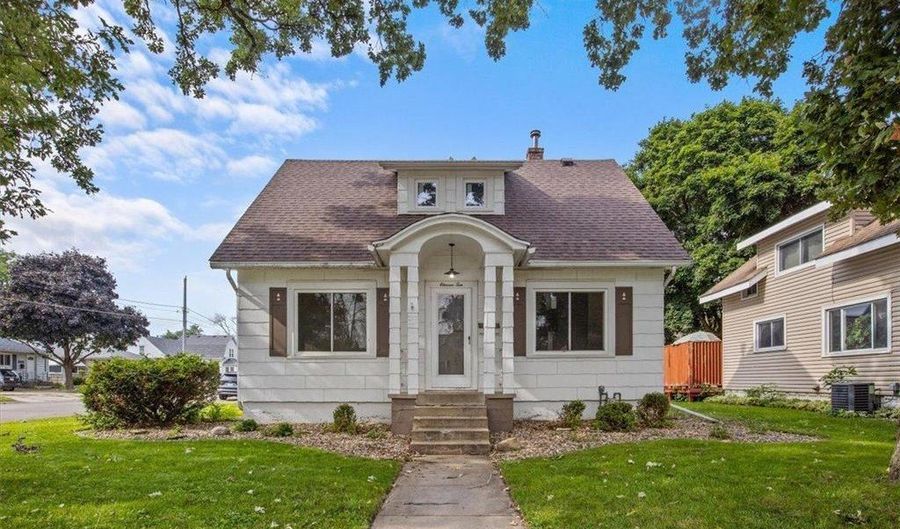 1110 7th Ave NW, Austin, MN 55912 - 3 Beds, 3 Bath