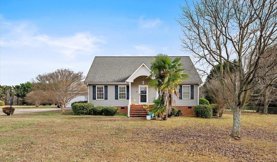 109 Matthew Dr, Belton, SC 29627 - 4 Beds, 2 Bath