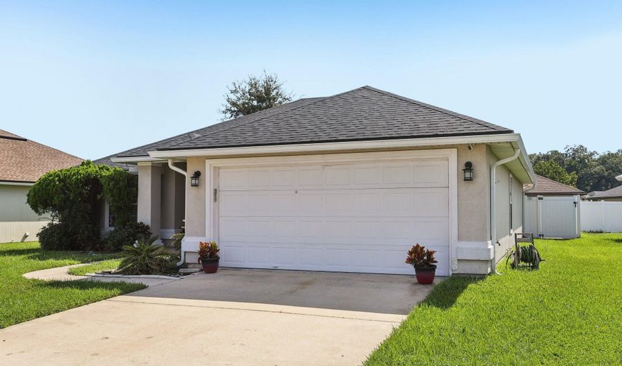 6511 CRIMSON LEAF Ln, Jacksonville, FL 32244 - 3 Beds, 2 Bath