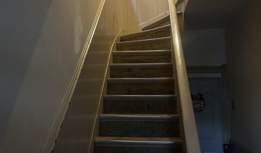 18 W 16TH St 2, Bayonne, NJ 07002 - 2 Beds, 2 Bath