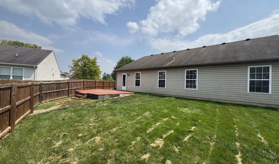 9936 Nightsong Ln, Avon, IN 46123 - 3 Beds, 2 Bath