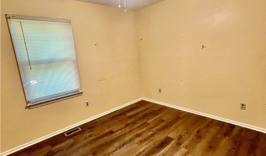 302 Fallstaff St, Anderson, SC 29624 - 3 Beds, 2 Bath