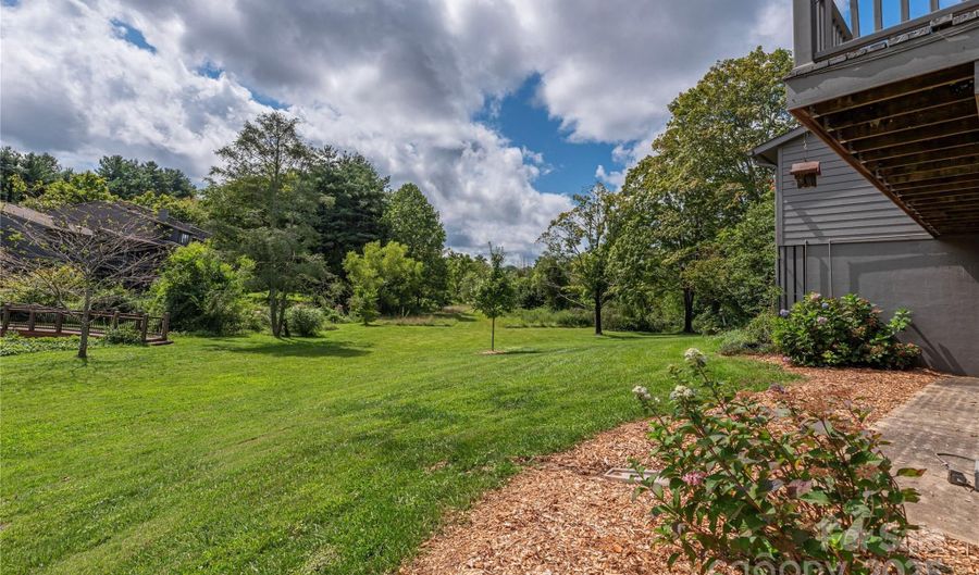 530 Crowfields Ln, Asheville, NC 28803 - 4 Beds, 3 Bath