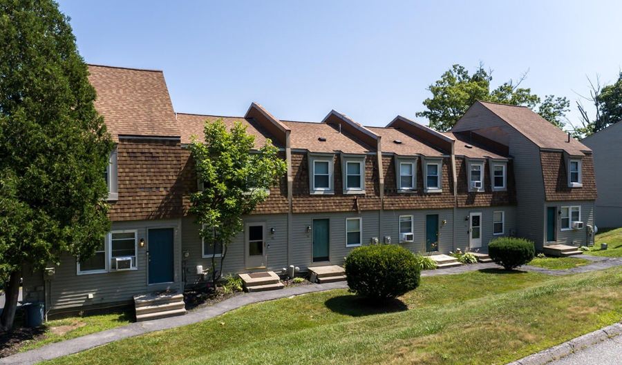 46 Broadview Ave, Auburn, ME 04210 - 2 Beds, 2 Bath