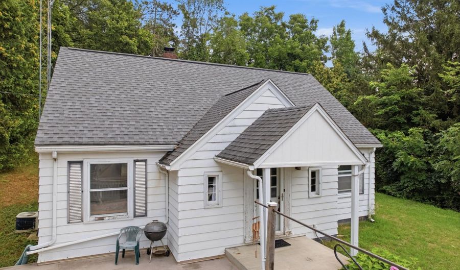 1109 S 2nd St, Alma, WI 54610 - 4 Beds, 2 Bath