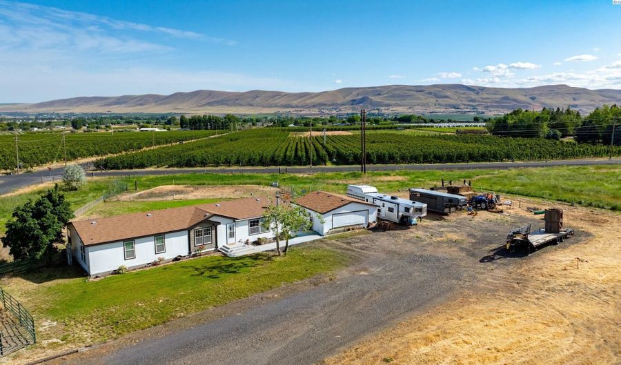 61610 N Whan Rd, Benton City, WA 99320 - 3 Beds, 2 Bath