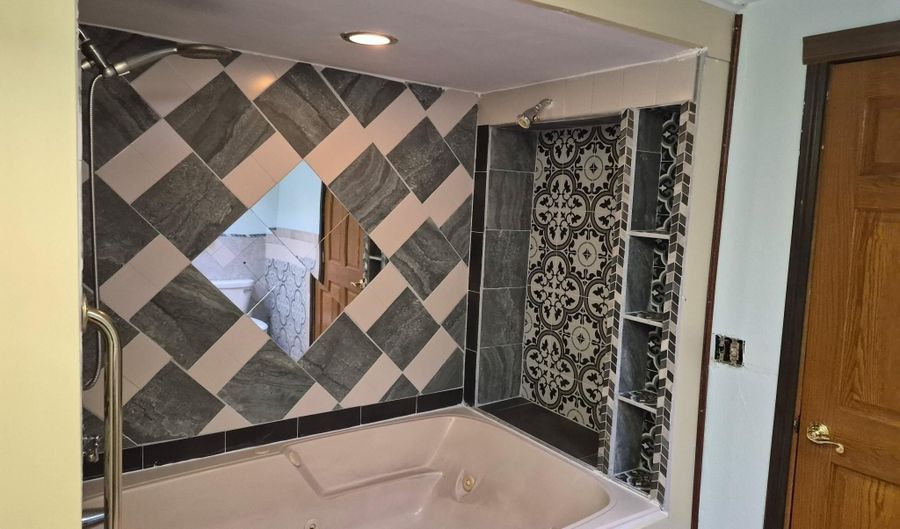 30019 471 St, Beresford, SD 57004 - 2 Beds, 2 Bath