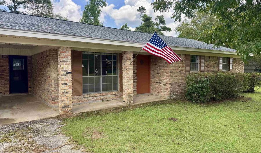 614 Hutchinson Ave, Bay Minette, AL 36507 - 3 Beds, 2 Bath
