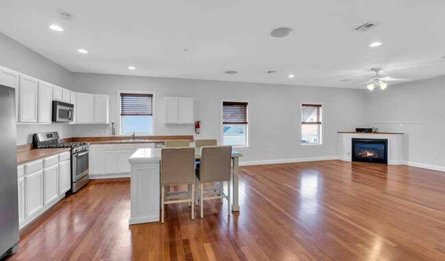 910 Main St 3B, Asbury Park, NJ 07712 - 1 Beds, 2 Bath