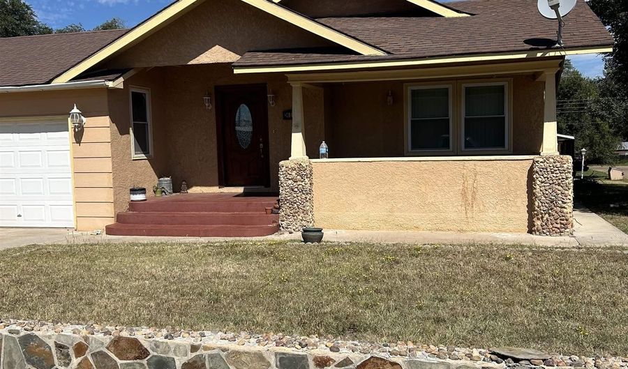 24 E First St, Beaver, OK 73932 - 3 Beds, 2 Bath