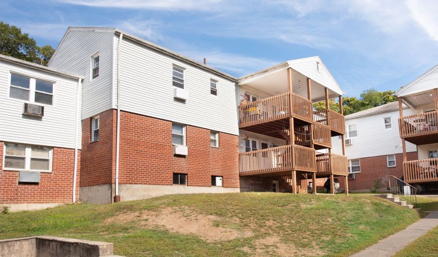 153 Cherry Hill Dr 2B, Bridgeport, CT 06606 - 2 Beds, 1 Bath