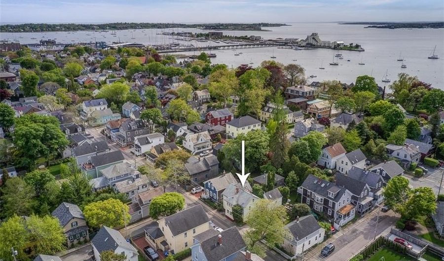 74 Third St, Newport, RI 02840 - 6 Beds, 4 Bath