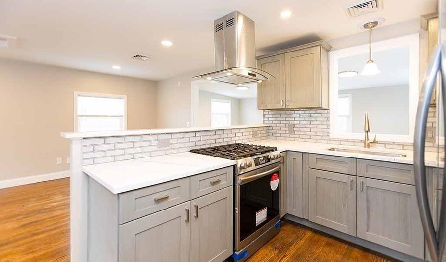 2 Holmes Rd, Coventry, RI 02816 - 3 Beds, 2 Bath