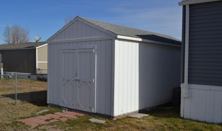 612 HIGH SIDE Trl, Cheyenne, WY 82007 - 3 Beds, 2 Bath