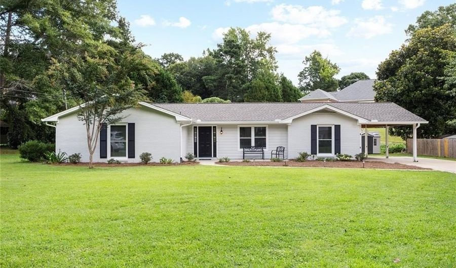 111 CARTER St, Auburn, AL 36830 - 3 Beds, 2 Bath