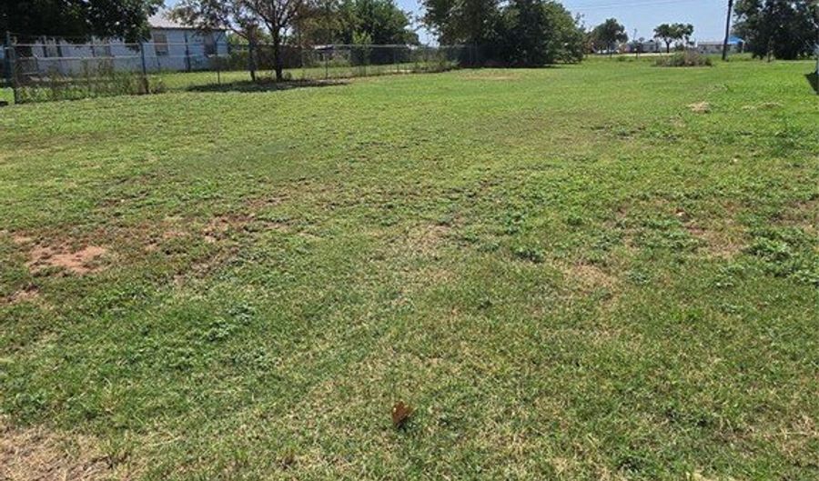 710 W Liveoak St, Altus, OK 73521 - 0 Beds, 0 Bath