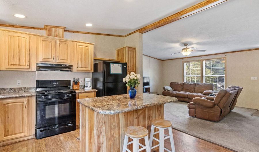 4 Cherry St, Belmont, NH 03220 - 3 Beds, 2 Bath