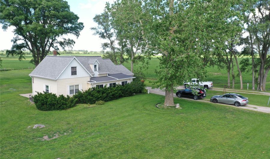 17525 Old Highway 6, Adel, IA 50003 - 3 Beds, 2 Bath